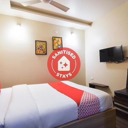 Oyo 64260 Hotel Rajnandini Habra Bagian luar foto