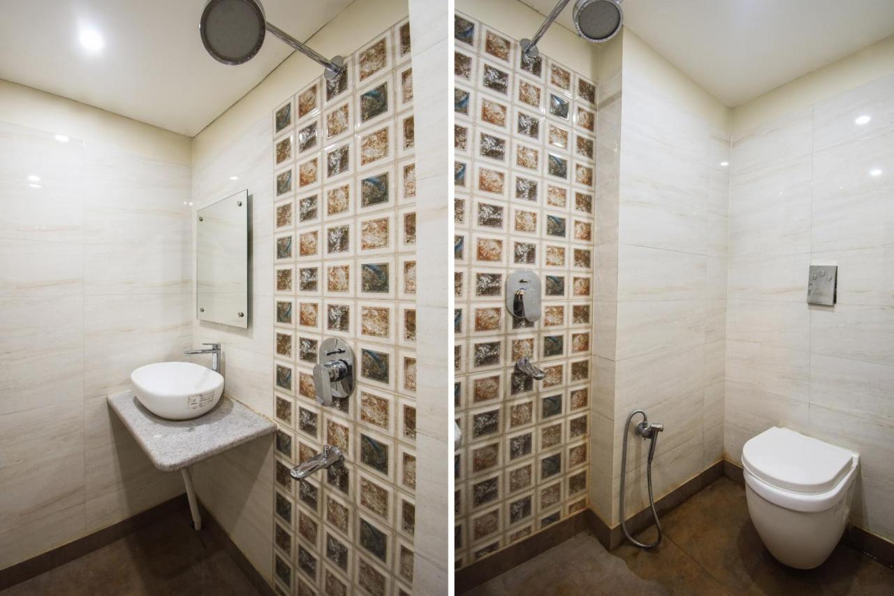 Oyo 64260 Hotel Rajnandini Habra Bagian luar foto