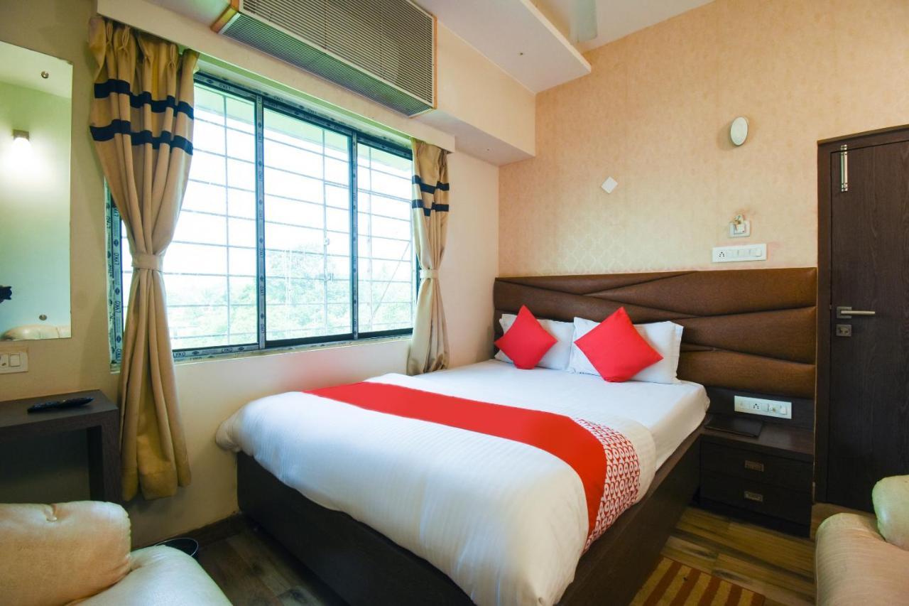 Oyo 64260 Hotel Rajnandini Habra Bagian luar foto