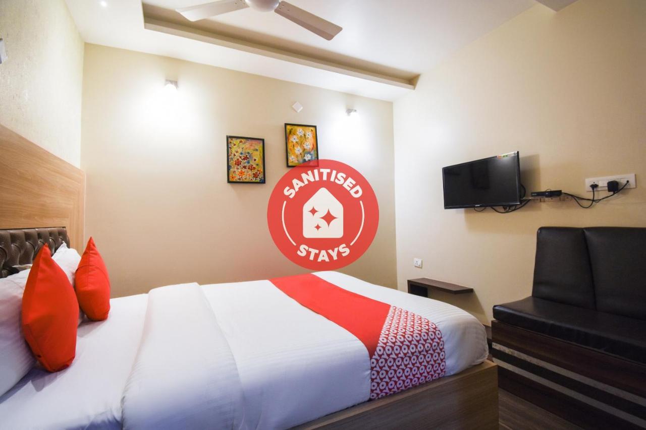 Oyo 64260 Hotel Rajnandini Habra Bagian luar foto