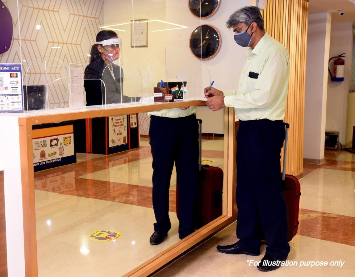 Oyo 64260 Hotel Rajnandini Habra Bagian luar foto